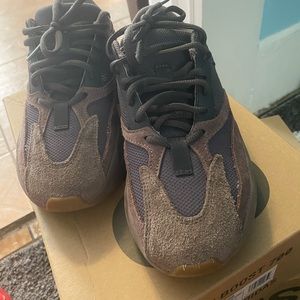 Yeezy 700